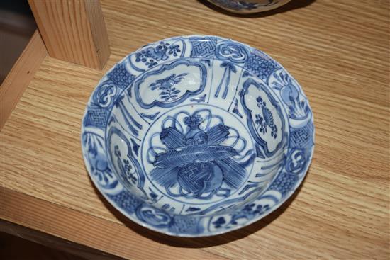 A Chinese blue and white kraak bowl, c.1640 and a 19th century Chinese blue and white bowl largest diameter 15.5cm